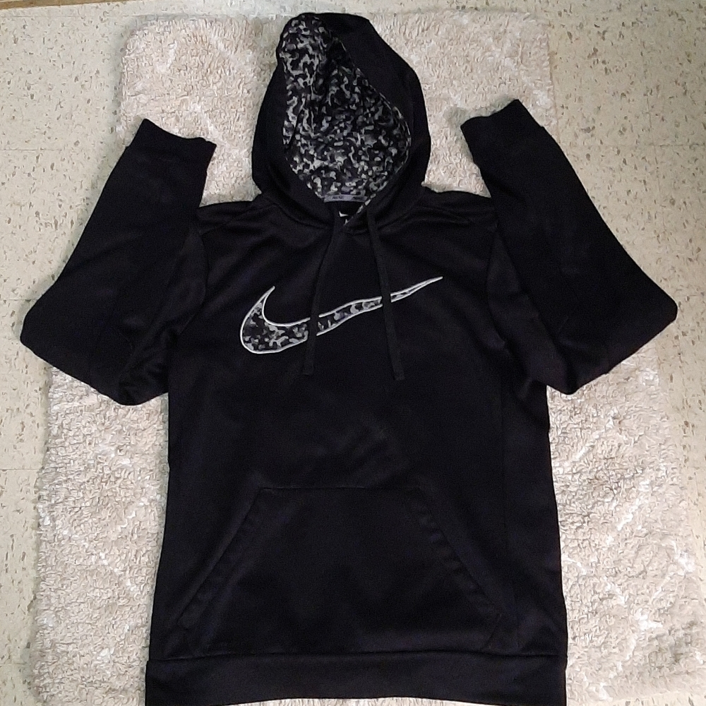 Nike Camo Logo Therma-Fit Hoodie Size Small.